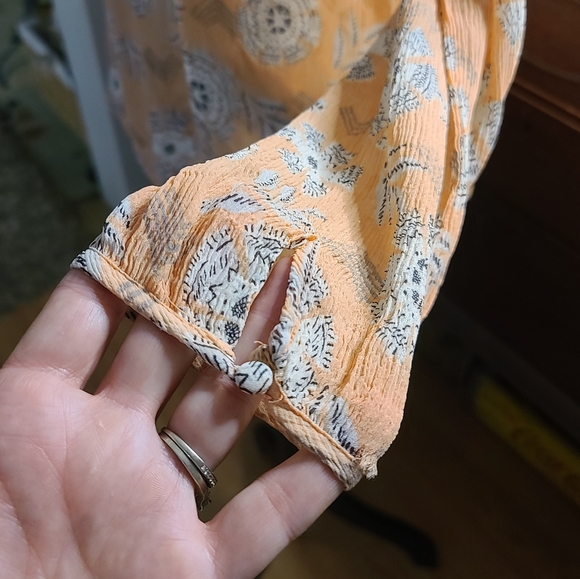 Lucky Brand sherbert orange long sleeves v neck sheer top - Picture 4 of 8